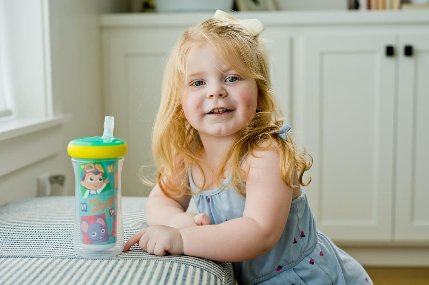 The First Years Cocomelon - Vasos con popote aislados