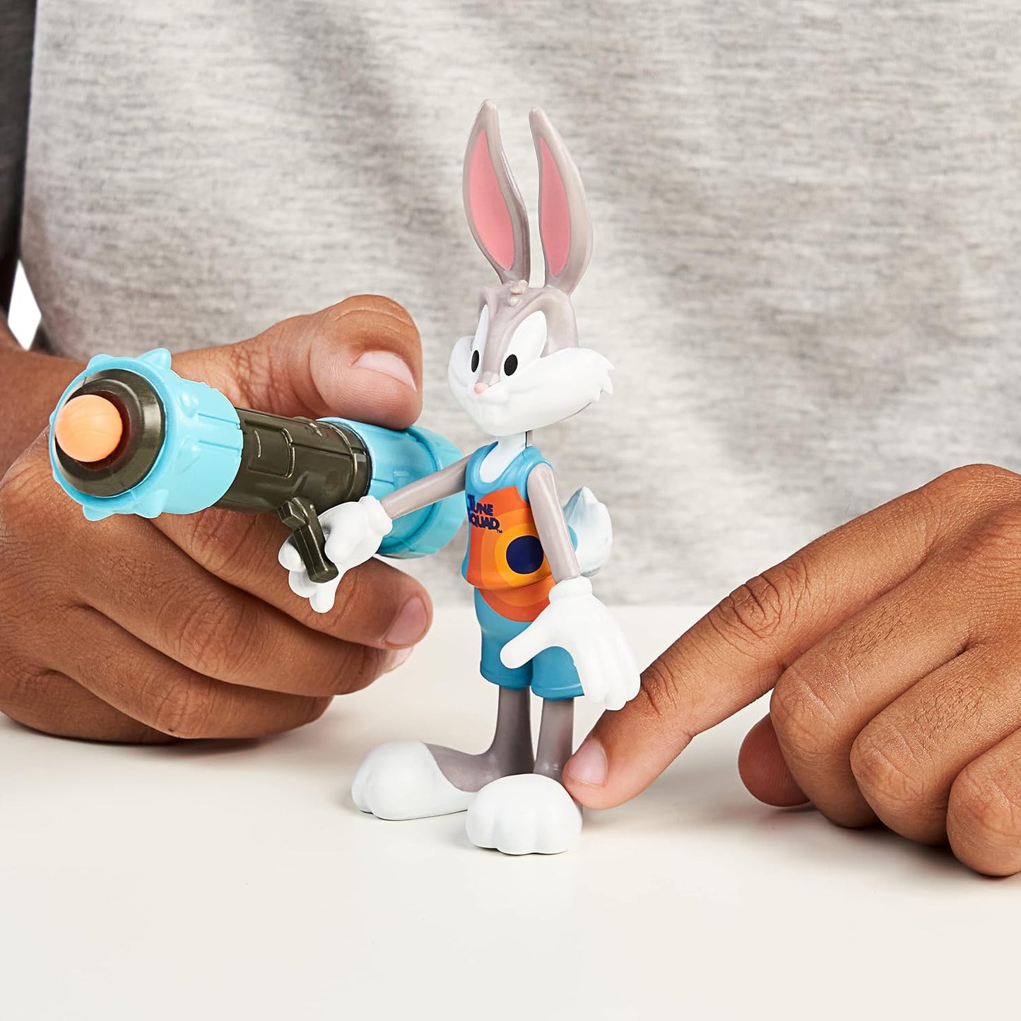 Figura de acción de basquetbolista de Bugs Bunny