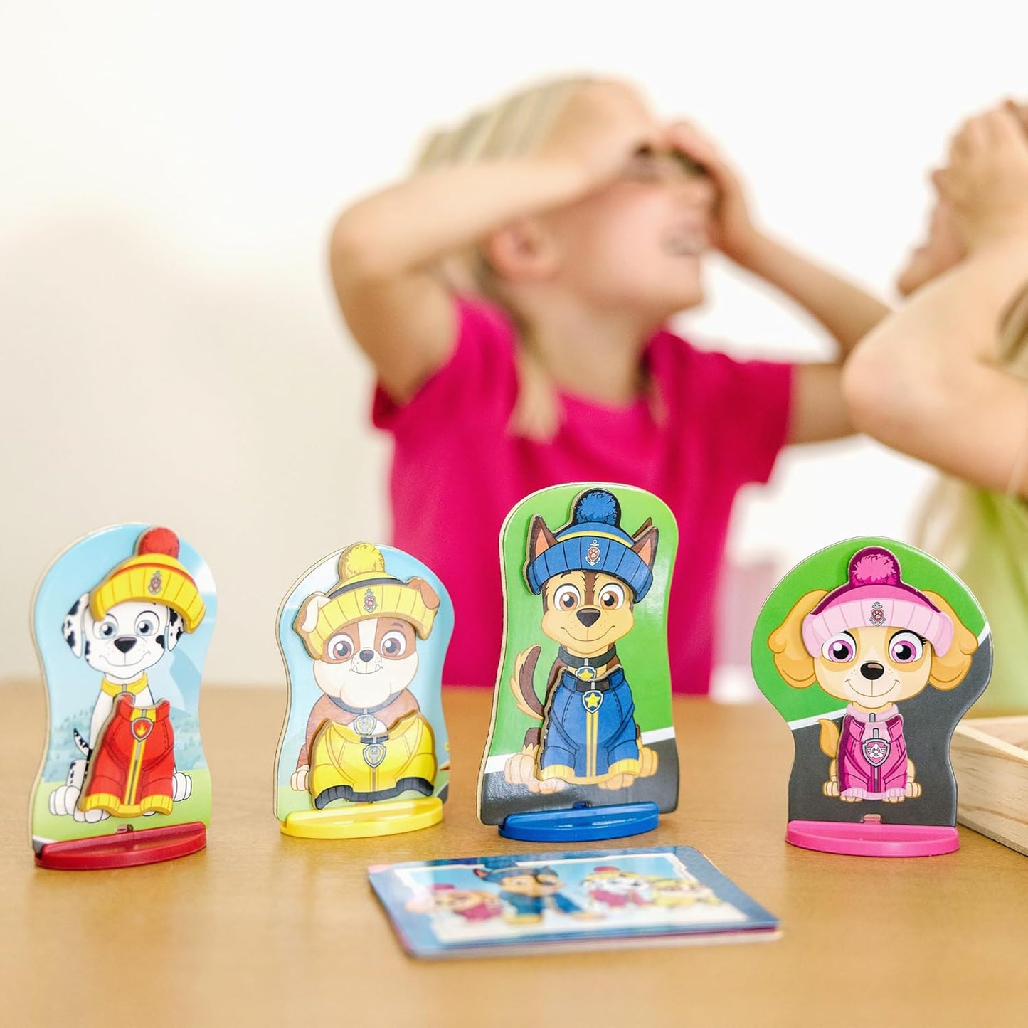 Melissa & Doug Juego magnético de madera de Paw Patrol
