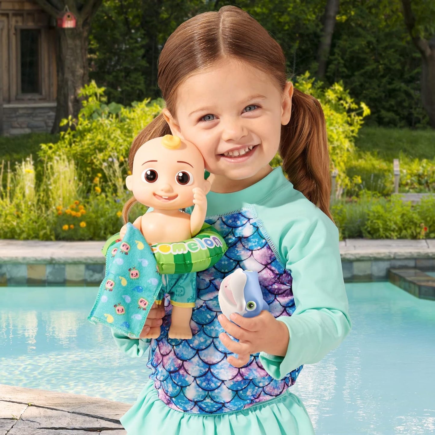 CoComelon - Muñeca Splish Splash JJ- con chorros