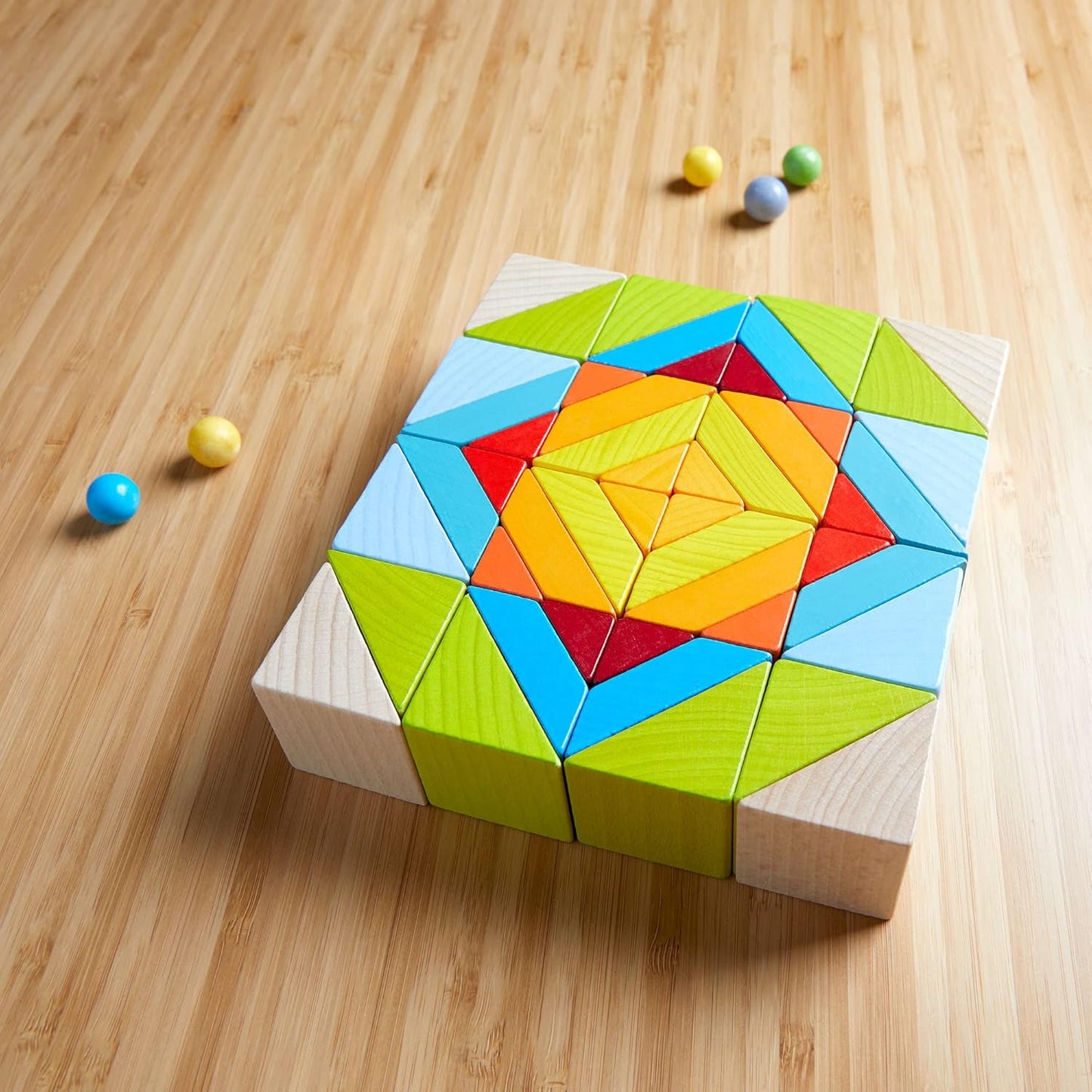 HABA Juego de arreglos 3D de mosaico de madera