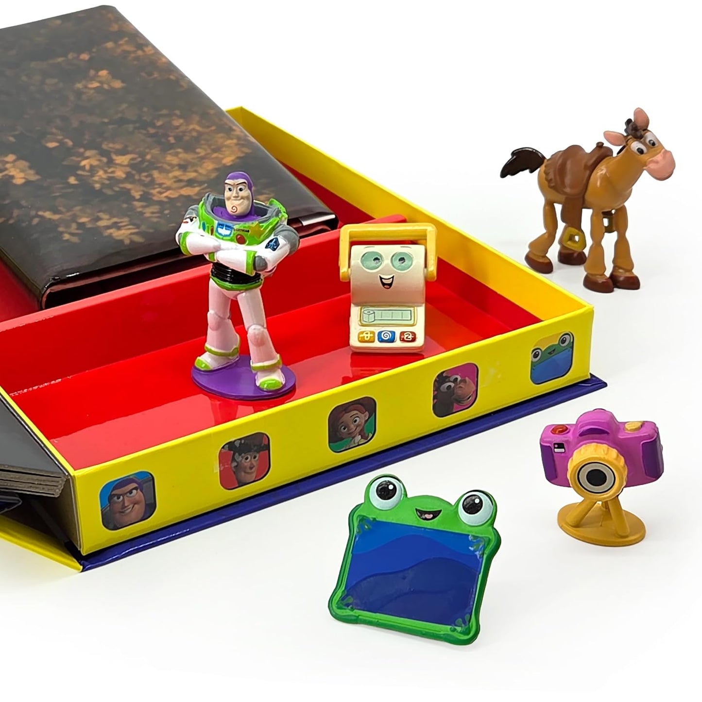 Disney / Pixar Toy Story 5 - Libro de cuentos, 10 figuras, tapete de juego