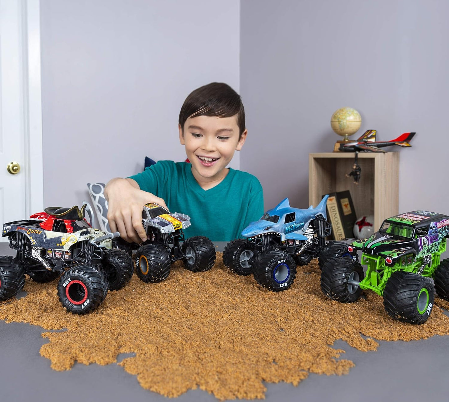 Monster Jam Camión monstruo oficial de Grave Digger – Grave Digger Collector 1:24 Escala 1:24