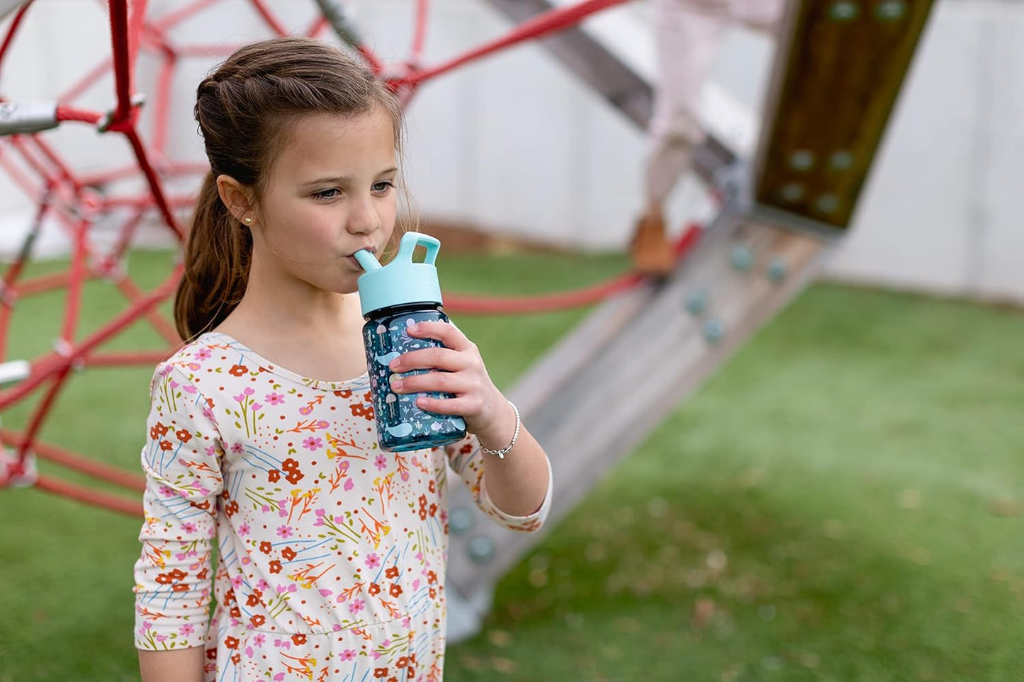 Simple Modern - Botella de agua para niños pequeños con tapa para pajilla o para sorber, vaso de plástico Tortuja Ninja 