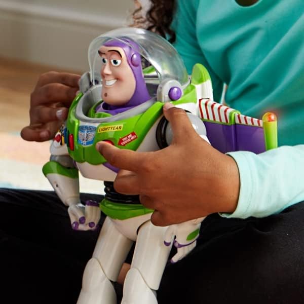 Disney Store Figura de acción interactiva oficial de Buzz Lightyear de Toy Story, cuenta con más de 10 frases