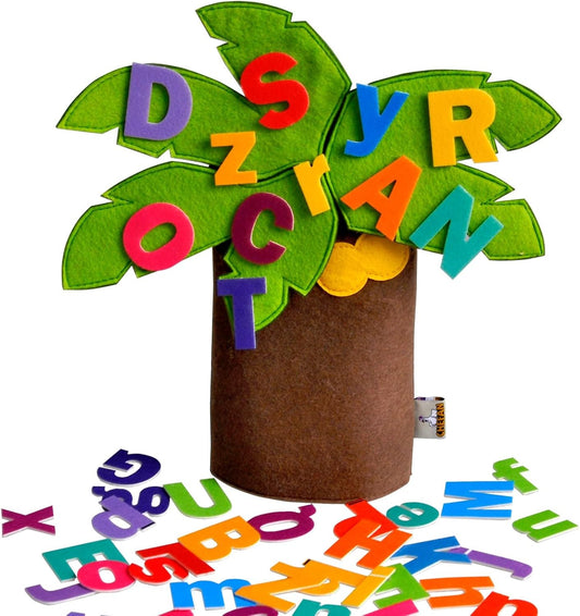 Juego de letras de fieltro con árbol
