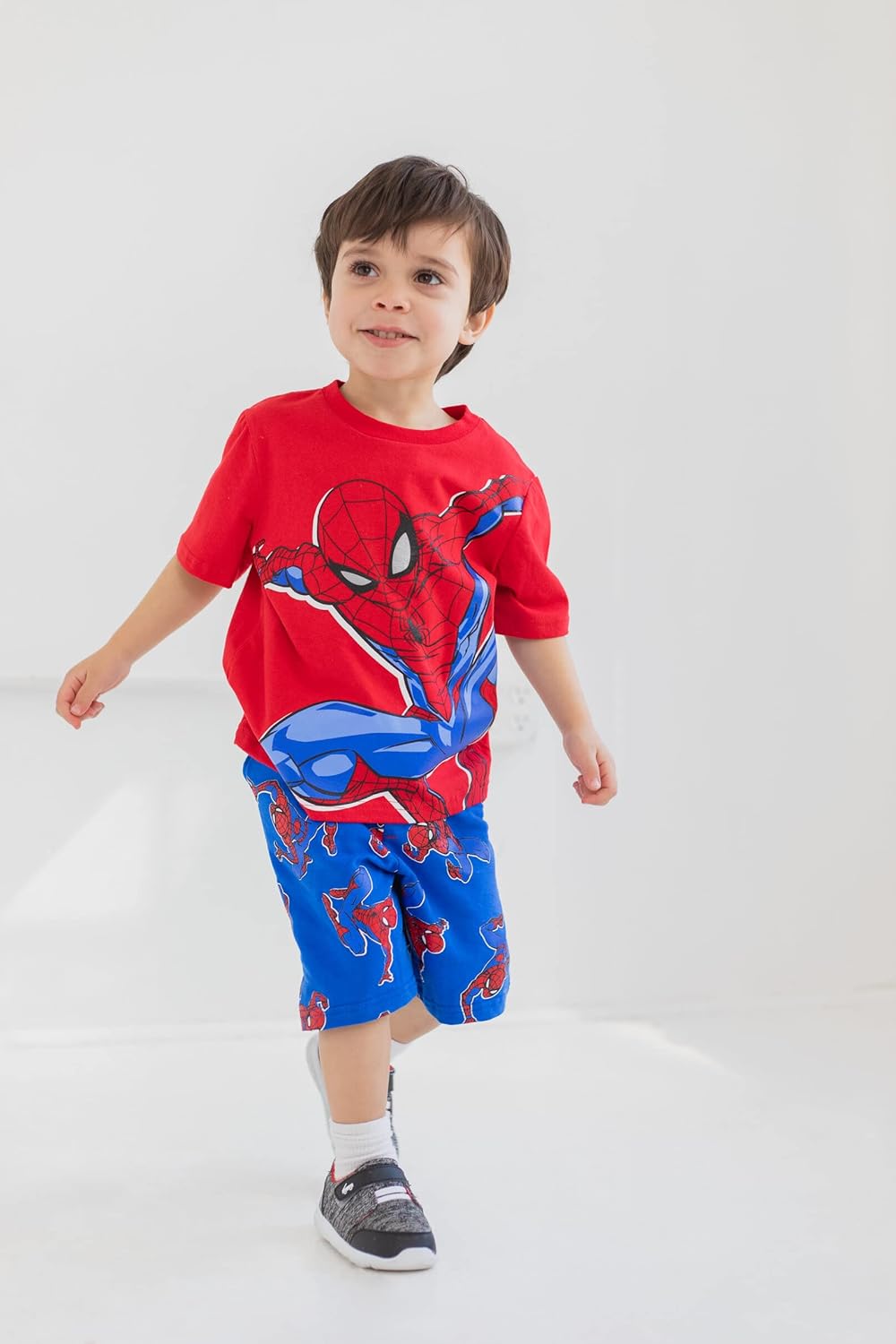 Marvel Conjunto de camiseta de Spider-Man y pantalones cortos