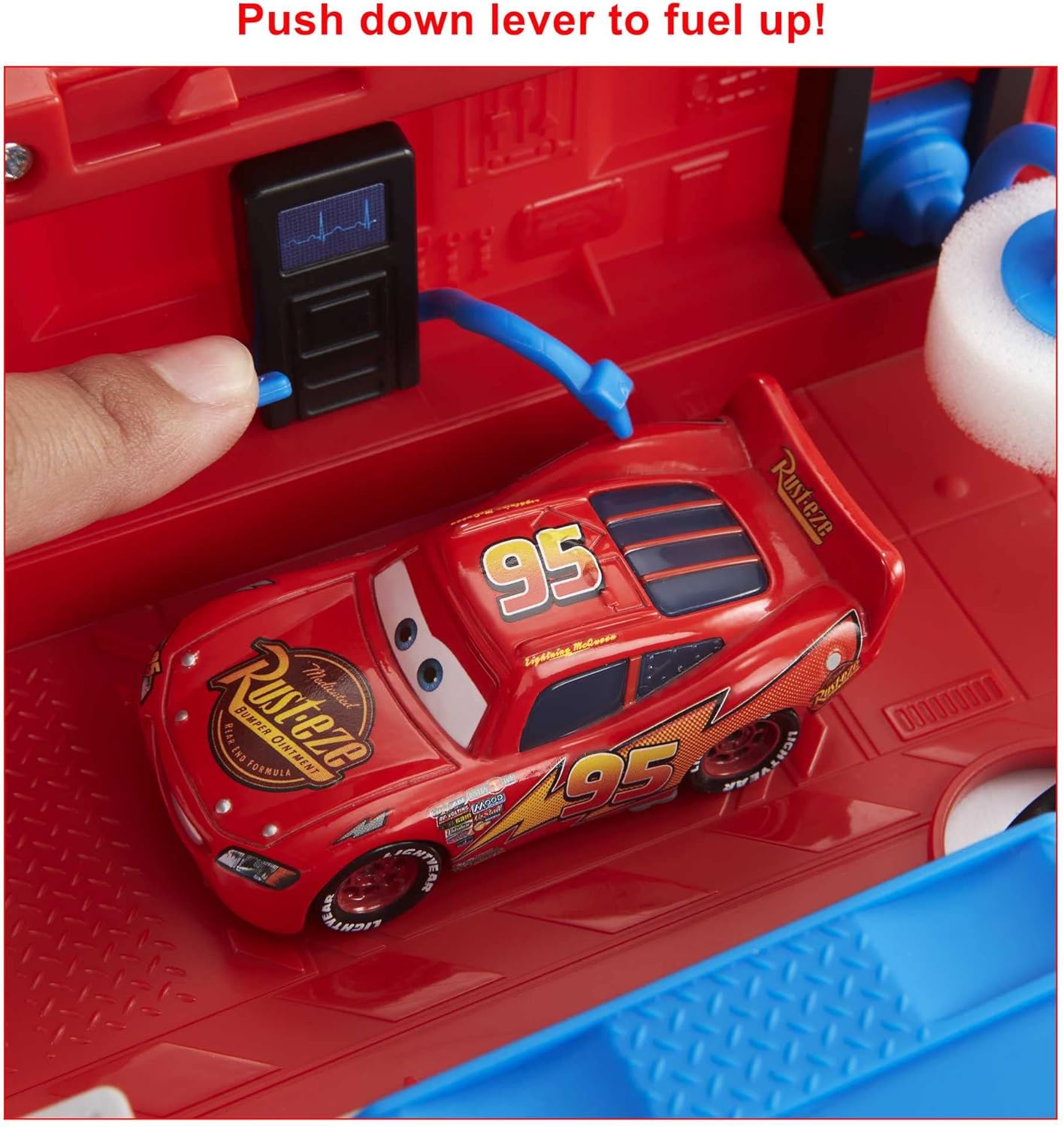 Mattel Disney y Pixar Cars Transforming Mack Playset, camión de juguete 2 en 1