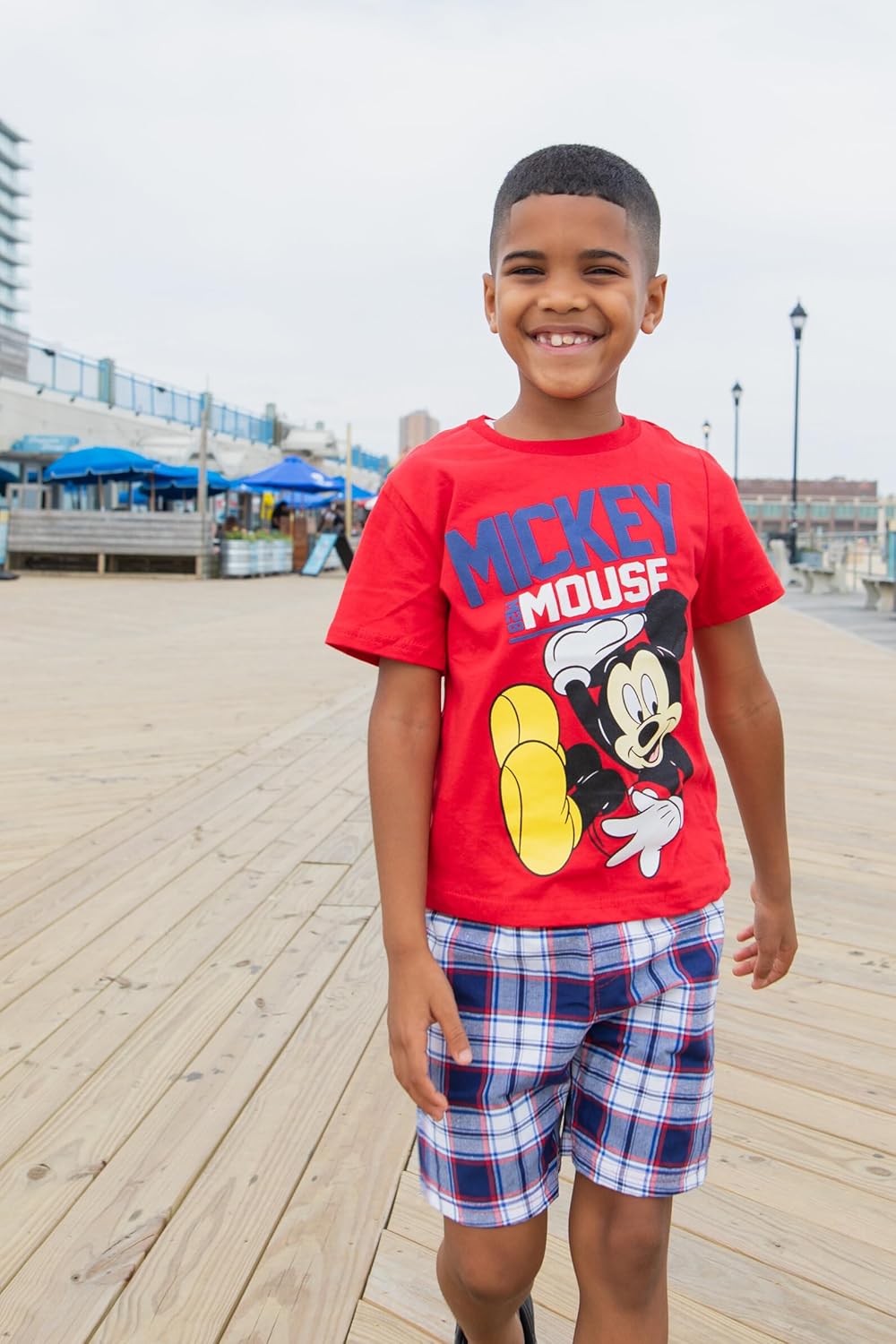 Disney Conjunto de camiseta y pantalones cortos de Mickey Mouse