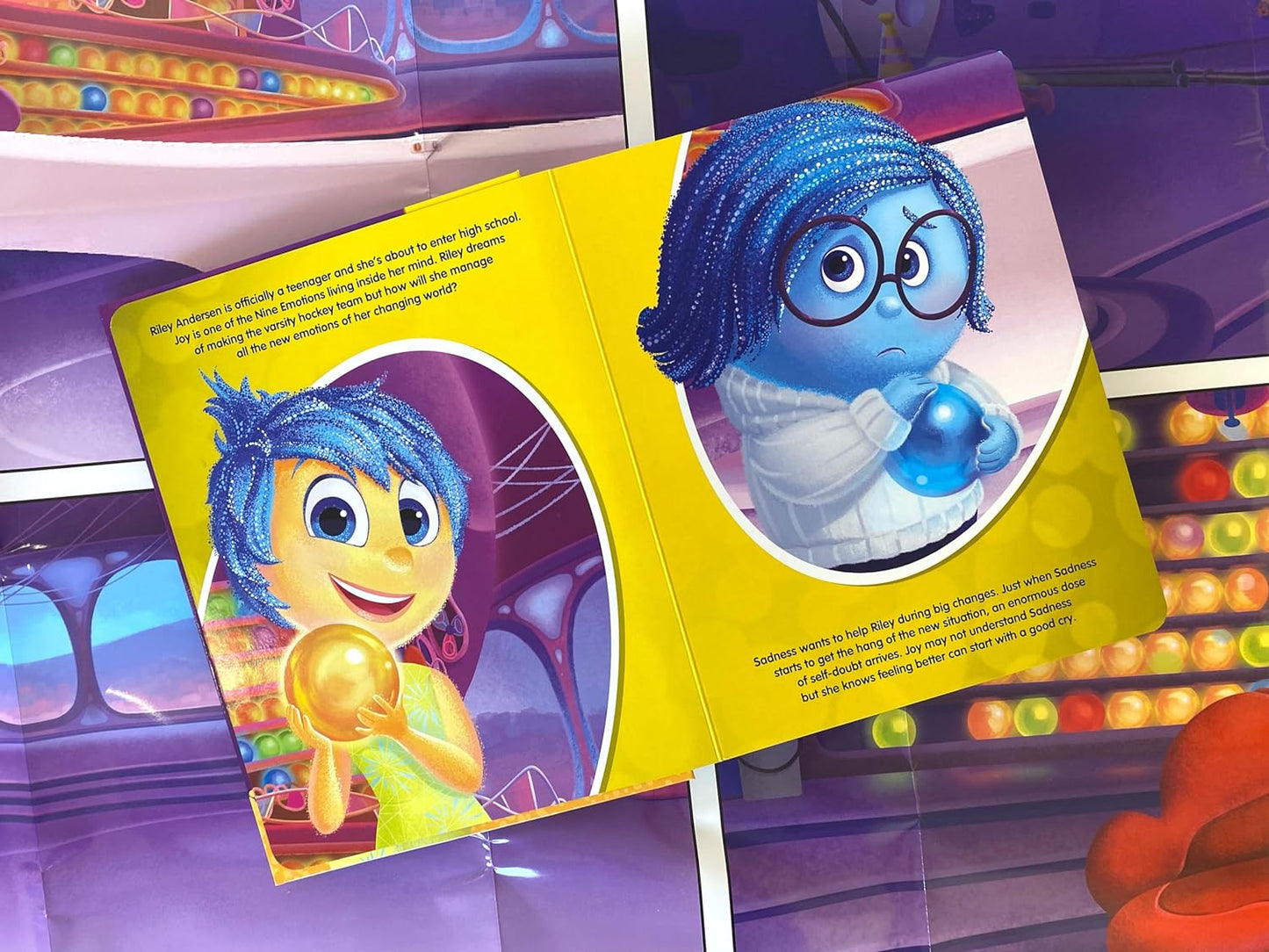 Inside Out 2 Libro con figuras