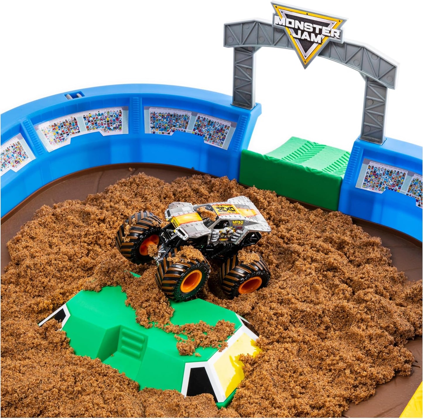 Monster Jam, Monster Dirt Arena - Juego de 24 pulgadas con 2 libras de Monster Dirt 